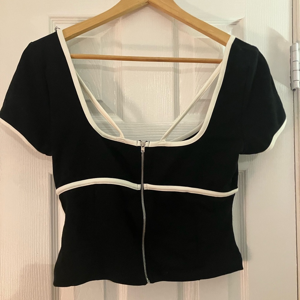 Maeve Contrast Trim Sweetheart Crop Top - Picture 4 of 5